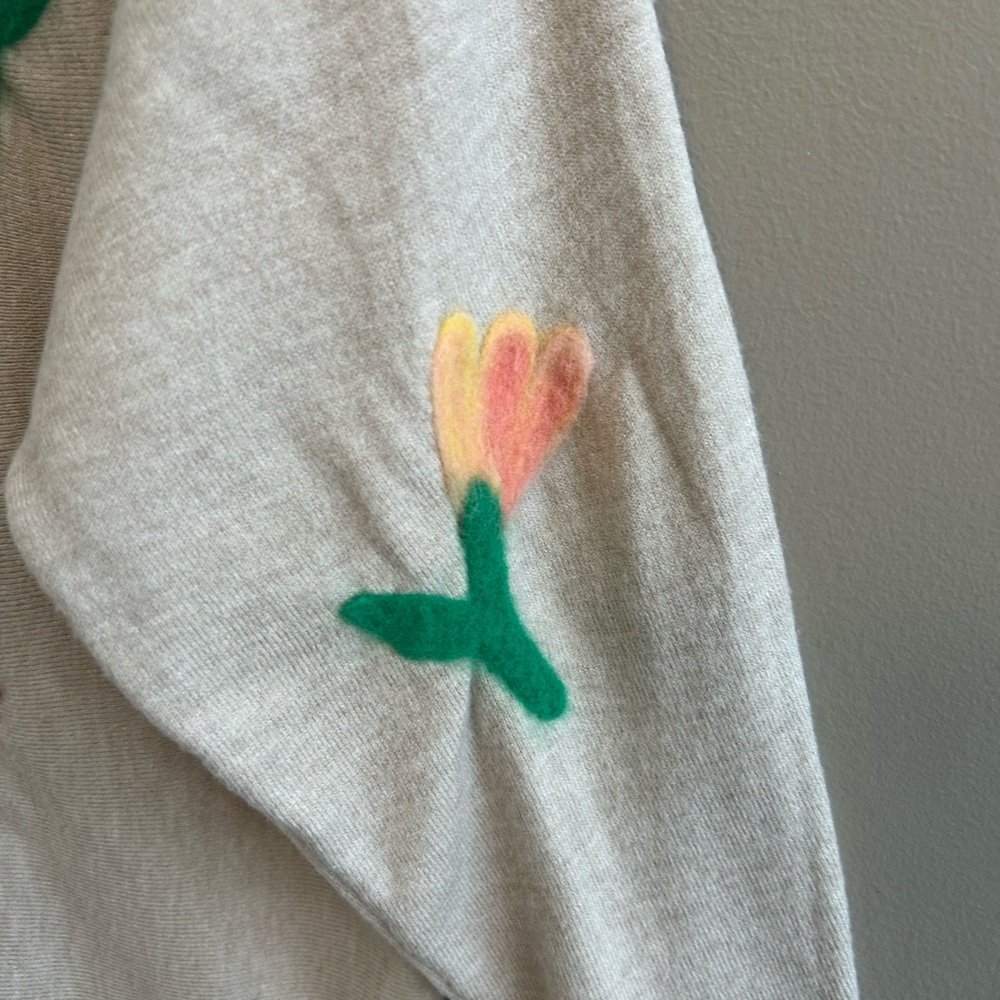 Aaeda light beige felted tulip embroidered batwing sweater size XS - Picture 9 of 15